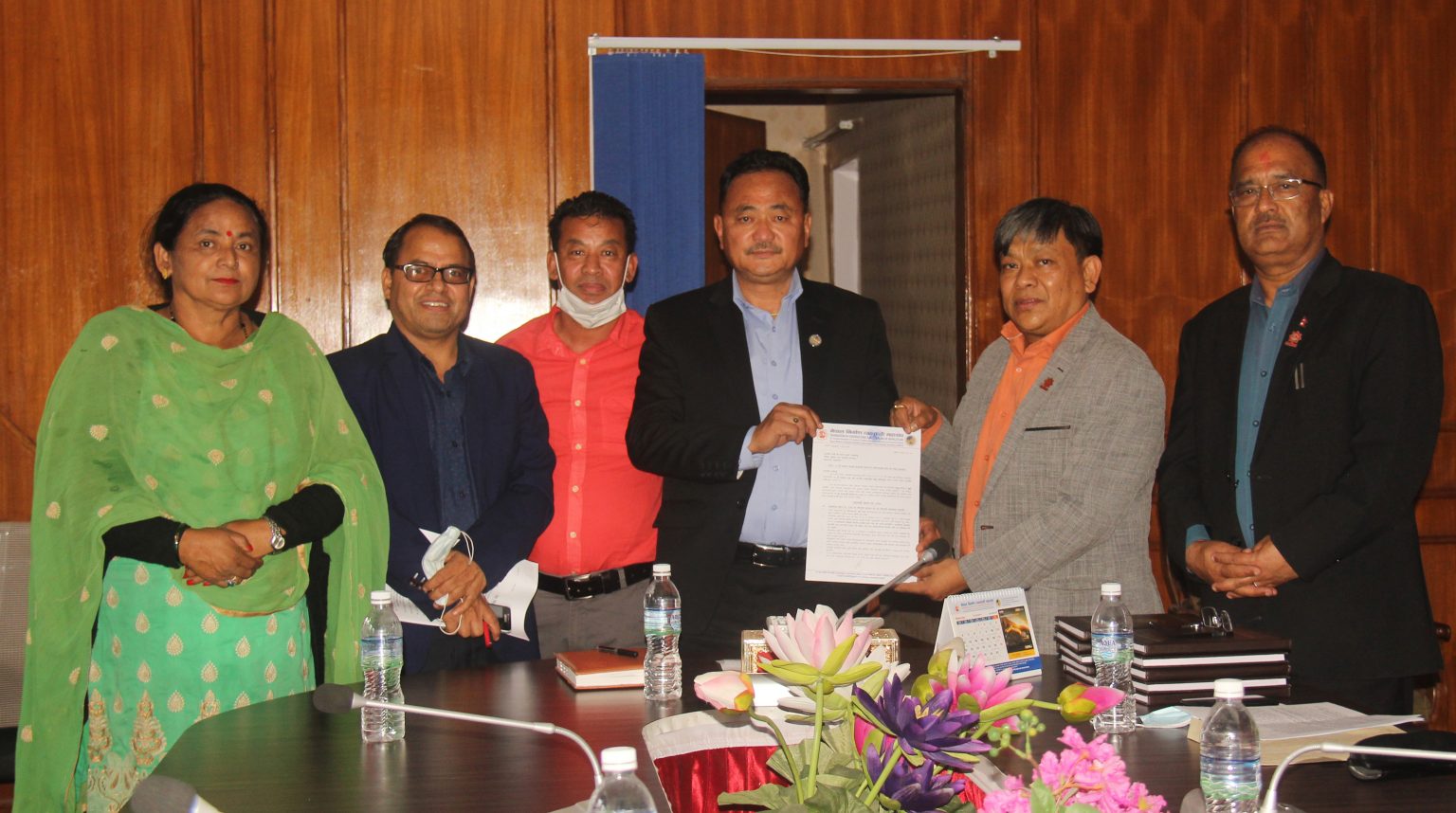 यातायात मन्त्री नेम्बाङसँग महासंघ प्रतिनिधिको भेट, काठमाडौँ घोषणा पत्रबारे जानकारी