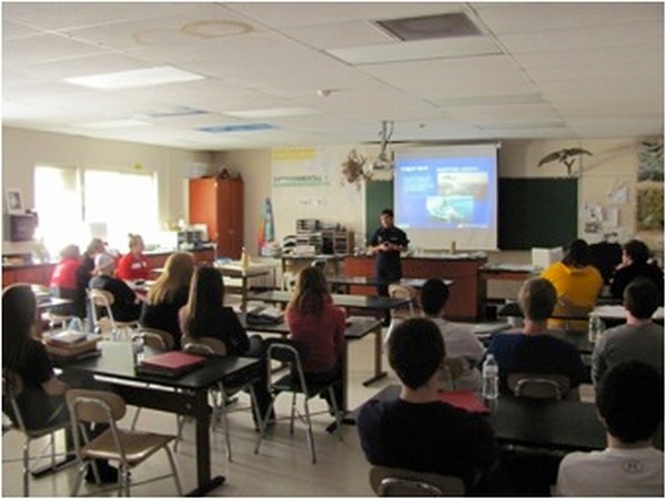 चिनले २०२१ मा हजारौं शिक्षकहरूलाई निकाल्यो