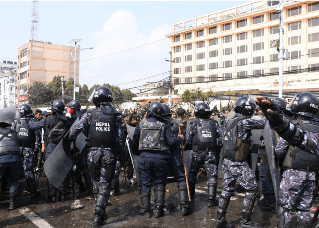 एमसीसीविरुद्ध प्रदर्शन हुँदा बानेश्वर क्षेत्र तनावग्रस्त