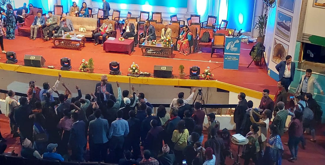 प्रेस चौतारीमा विवाद, बन्दसत्र हलमा नै नाराबाजी