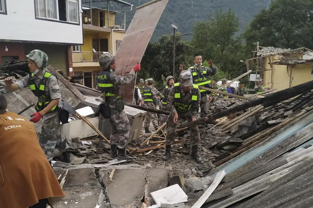 चीनमा भूकम्प : मृतकको सङ्ख्या ७४ पुग्यो