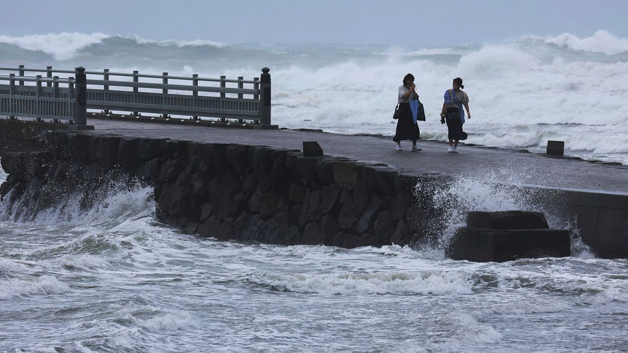 जापानमा ठुलो आँधीको चेतावनी जारी , २० लाख मानिसलाई सुरक्षित ठाउँमा सार्न मौसम विभागको आग्रह