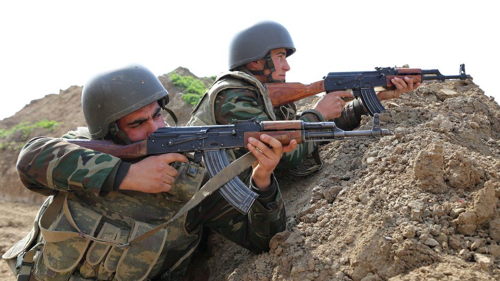 अर्मेनिया र अजरबैजानबीचको झडपमा झण्डै एक सय सैनिकको ज्यान गयो