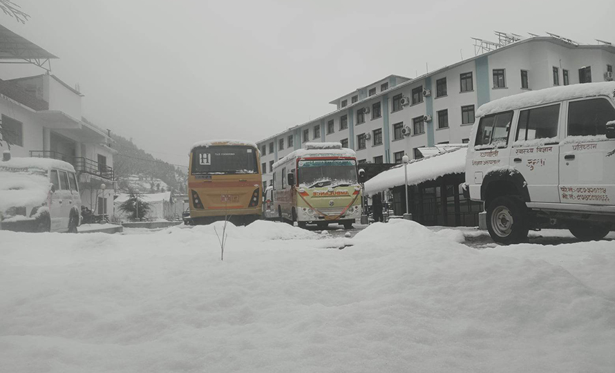कर्णालीका हिमाली जिल्लामा भारी हिमपात,यातायात र सञ्चार सेवा समेत प्रभावित